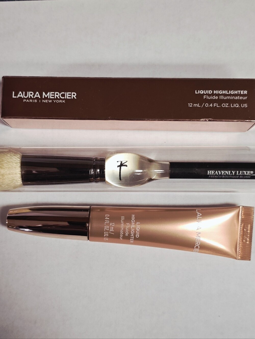 Laura Mercier Liquid Highlighter - Champagne Pink PLUS Lovely Tapered LUXE Brush